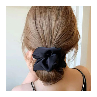 Swoon Skin Satin Scrunchie Black