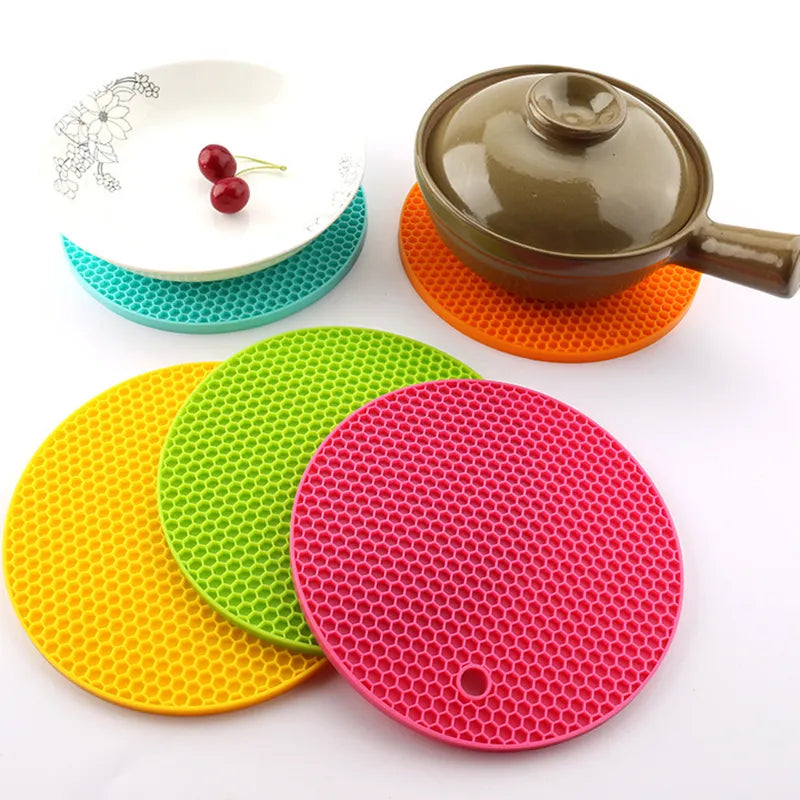 Heat Resistant Silicone Coasters - Non-slip Pot Holder and Table Placemat Kitchen Accessories, 18/14cm, Onderzetters