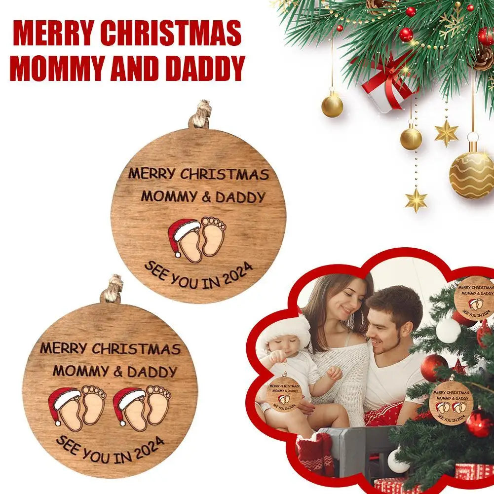 Family Christmas Ornament with "Merry Christmas Mommy and Daddy" Message - Hanging Pendant Decoration for Christmas Tree - Arrival in 2024
