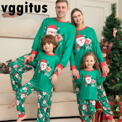 This product is a family matching homesuit pajama set with a cartoon Christmas Santa Claus design for autumn and spring. It is suitable for a family of five.